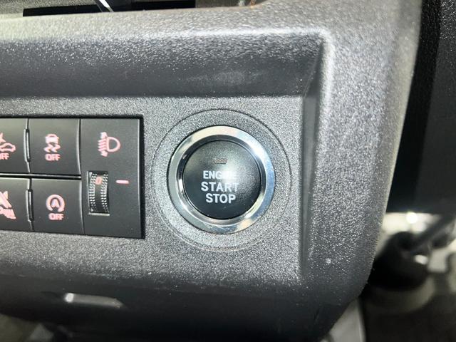 ハイゼットトラックＥＸＴ　走行９９９３キロ／クリアランスソナ／プッシュスタート一年保証・走行距離無制限走行９９９３キロ　助手席エアバック　純正カーペットマット　クリアランスソナー　オートライト　アイドリングストップ　プッシュスタート（埼玉県）の中古車