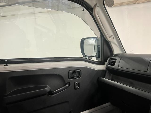 ハイゼットトラックＥＸＴ　走行９９９３キロ／クリアランスソナ／プッシュスタート一年保証・走行距離無制限走行９９９３キロ　助手席エアバック　純正カーペットマット　クリアランスソナー　オートライト　アイドリングストップ　プッシュスタート（埼玉県）の中古車