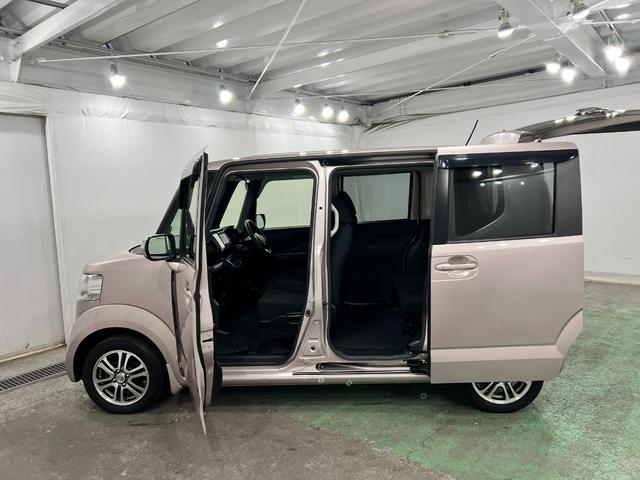 Ｎ−ＢＯＸＧ　ＳＳパッケージ　走行７００４２キロ／車検整備付一年保証・走行距離無制限走行７００４２キロ　車検整備付　タイヤ４本交換　ワンセグナビ　バックカメラ　ＥＴＣ　両側電動スライドドア（埼玉県）の中古車