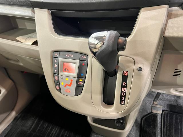 ムーヴＸ　ＳＡ　走行３５６２５キロ／オートライト／純正マット１年保証距離無制限　走行距離３５６２５キロ　純正マット　助手席エアバッグ　オートライト　アイドリングストップ　電動格納式ドアミラー　プッシュボタンスタート　シートアンダートレイ（埼玉県）の中古車