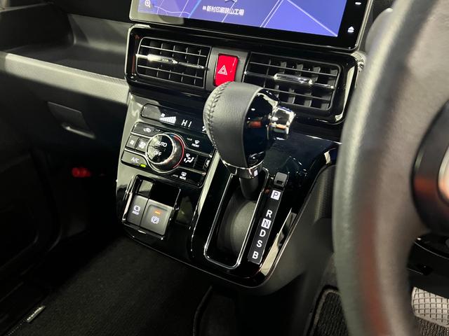 タントカスタムＲＳ　走行２９０６キロ／ナビ／バックカメラ／ドラレコ一年保証・走行距離無制限走行２９０６キロ　フルセグナビ　ブルートゥース　バックカメラ　ドラレコ　クリアランスソナー　オートライト　ＬＥＤヘッドライト　シートヒーター　両側電動スライドドア（埼玉県）の中古車