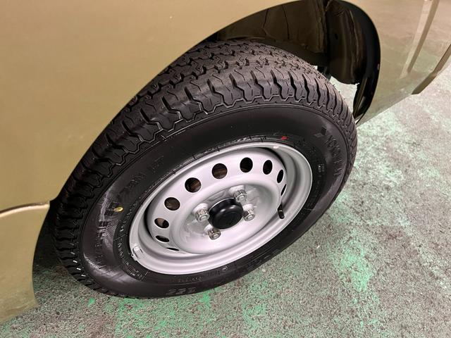 ハイゼットトラックジャンボエクストラ　４ＷＤ／走行３５７４８キロ／ディスプレイ１年保証距離無制限　走行距離３５７４８キロ　４ＷＤ　ディスプレイオーディオ　バックカメラ　ブルートゥース　純正マット　クリアランスソナー　オートライト　ＬＥＤヘッドランプ　アイドリングストップ（埼玉県）の中古車