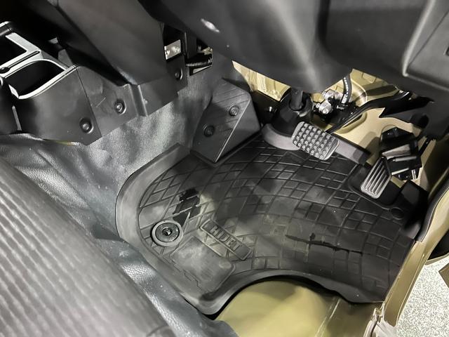 ハイゼットトラックジャンボエクストラ　４ＷＤ／走行３５７４８キロ／ディスプレイ１年保証距離無制限　走行距離３５７４８キロ　４ＷＤ　ディスプレイオーディオ　バックカメラ　ブルートゥース　純正マット　クリアランスソナー　オートライト　ＬＥＤヘッドランプ　アイドリングストップ（埼玉県）の中古車