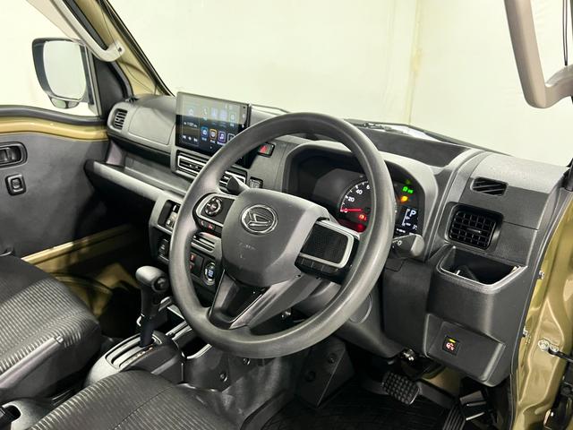 ハイゼットトラックジャンボエクストラ　４ＷＤ／走行３５７４８キロ／ディスプレイ１年保証距離無制限　走行距離３５７４８キロ　４ＷＤ　ディスプレイオーディオ　バックカメラ　ブルートゥース　純正マット　クリアランスソナー　オートライト　ＬＥＤヘッドランプ　アイドリングストップ（埼玉県）の中古車