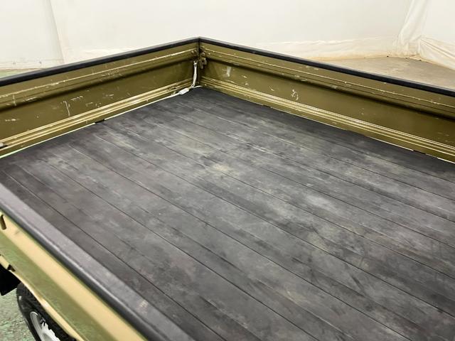 ハイゼットトラックジャンボエクストラ　４ＷＤ／走行３５７４８キロ／ディスプレイ１年保証距離無制限　走行距離３５７４８キロ　４ＷＤ　ディスプレイオーディオ　バックカメラ　ブルートゥース　純正マット　クリアランスソナー　オートライト　ＬＥＤヘッドランプ　アイドリングストップ（埼玉県）の中古車