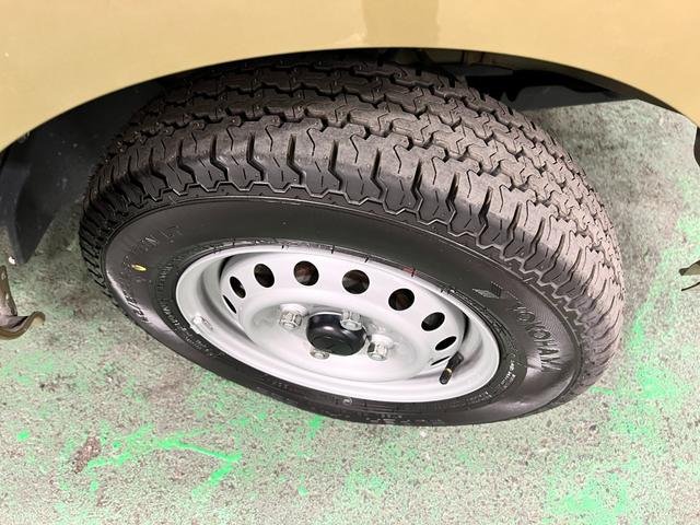 ハイゼットトラックジャンボエクストラ　４ＷＤ／走行３５７４８キロ／ディスプレイ１年保証距離無制限　走行距離３５７４８キロ　４ＷＤ　ディスプレイオーディオ　バックカメラ　ブルートゥース　純正マット　クリアランスソナー　オートライト　ＬＥＤヘッドランプ　アイドリングストップ（埼玉県）の中古車