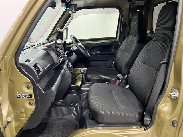 ハイゼットトラックジャンボエクストラ　４ＷＤ／走行３５７４８キロ／ディスプレイ１年保証距離無制限　走行距離３５７４８キロ　４ＷＤ　ディスプレイオーディオ　バックカメラ　ブルートゥース　純正マット　クリアランスソナー　オートライト　ＬＥＤヘッドランプ　アイドリングストップ（埼玉県）の中古車