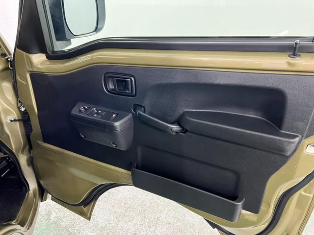 ハイゼットトラックジャンボエクストラ　４ＷＤ／走行３５７４８キロ／ディスプレイ１年保証距離無制限　走行距離３５７４８キロ　４ＷＤ　ディスプレイオーディオ　バックカメラ　ブルートゥース　純正マット　クリアランスソナー　オートライト　ＬＥＤヘッドランプ　アイドリングストップ（埼玉県）の中古車