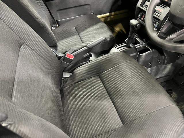 ハイゼットトラックジャンボエクストラ　４ＷＤ／走行３５７４８キロ／ディスプレイ１年保証距離無制限　走行距離３５７４８キロ　４ＷＤ　ディスプレイオーディオ　バックカメラ　ブルートゥース　純正マット　クリアランスソナー　オートライト　ＬＥＤヘッドランプ　アイドリングストップ（埼玉県）の中古車