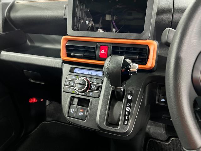 タントファンクロスターボ 走行36403キロ/クリアランスソナー一年保証・走行距離無制限 走行36403キロ サイドエアバック クリアランスソナー オートマチックハイビーム オートライト LEDヘッドライト ベンチシート シートヒーター 両側電動スライドドア(埼玉県)の中古車