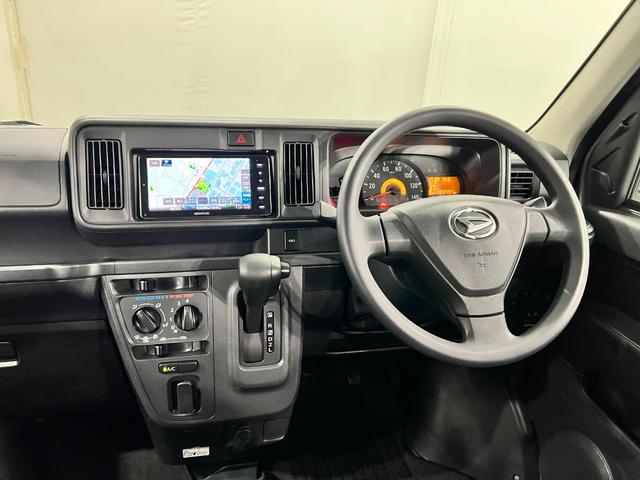 ハイゼットカーゴデッキバンＧ　走行８８４９７キロ／車検整備付／４ＷＤ／ナビ一年保証・走行距離無制限走行８８４９７キロ　フルセグナビ　バックカメラ　ドラレコ　車検整備付　４ＷＤ　ＬＥＤヘッドライト（埼玉県）の中古車