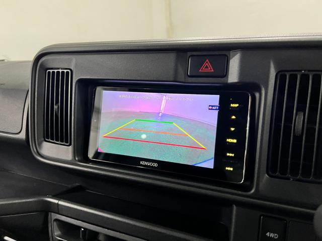 ハイゼットカーゴデッキバンＧ　走行８８４９７キロ／車検整備付／４ＷＤ／ナビ一年保証・走行距離無制限走行８８４９７キロ　フルセグナビ　バックカメラ　ドラレコ　車検整備付　４ＷＤ　ＬＥＤヘッドライト（埼玉県）の中古車