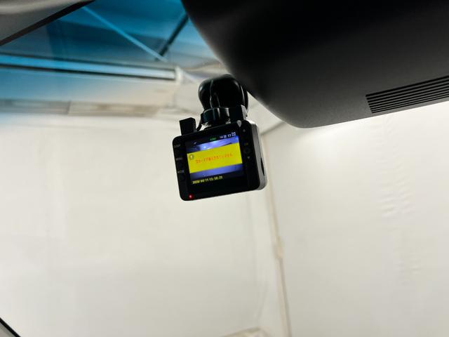 ハイゼットカーゴデッキバンＧ　走行８８４９７キロ／車検整備付／４ＷＤ／ナビ一年保証・走行距離無制限走行８８４９７キロ　フルセグナビ　バックカメラ　ドラレコ　車検整備付　４ＷＤ　ＬＥＤヘッドライト（埼玉県）の中古車