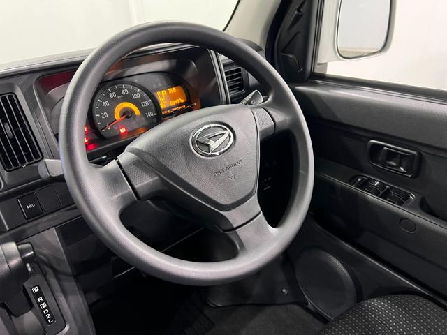 ハイゼットカーゴデッキバンＧ　走行８８４９７キロ／車検整備付／４ＷＤ／ナビ一年保証・走行距離無制限走行８８４９７キロ　フルセグナビ　バックカメラ　ドラレコ　車検整備付　４ＷＤ　ＬＥＤヘッドライト（埼玉県）の中古車