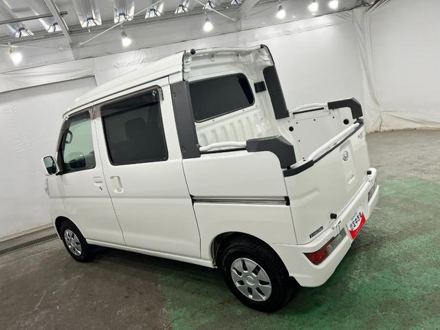 ハイゼットカーゴデッキバンＧ　走行８８４９７キロ／車検整備付／４ＷＤ／ナビ一年保証・走行距離無制限走行８８４９７キロ　フルセグナビ　バックカメラ　ドラレコ　車検整備付　４ＷＤ　ＬＥＤヘッドライト（埼玉県）の中古車