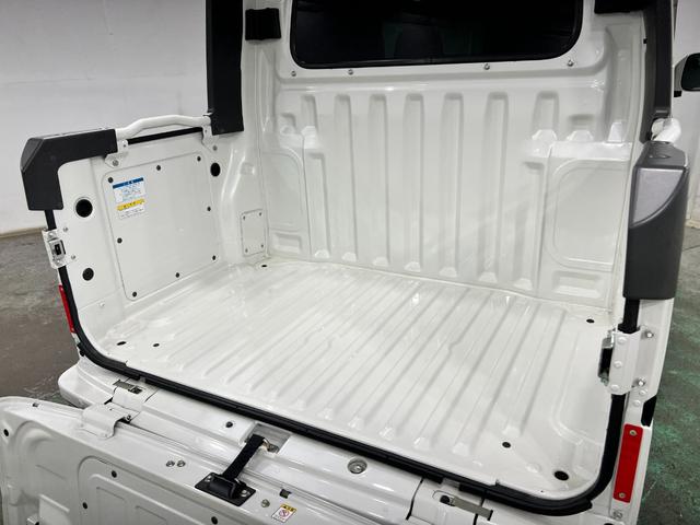 ハイゼットカーゴデッキバンＧ　走行８８４９７キロ／車検整備付／４ＷＤ／ナビ一年保証・走行距離無制限走行８８４９７キロ　フルセグナビ　バックカメラ　ドラレコ　車検整備付　４ＷＤ　ＬＥＤヘッドライト（埼玉県）の中古車