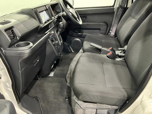 ハイゼットカーゴデッキバンＧ　走行８８４９７キロ／車検整備付／４ＷＤ／ナビ一年保証・走行距離無制限走行８８４９７キロ　フルセグナビ　バックカメラ　ドラレコ　車検整備付　４ＷＤ　ＬＥＤヘッドライト（埼玉県）の中古車