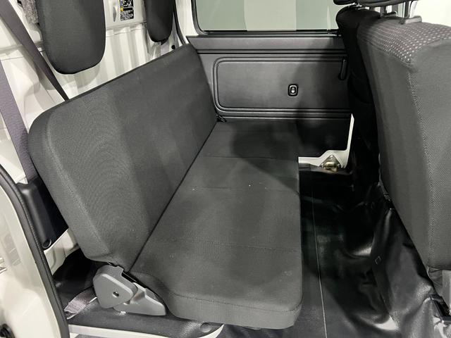 ハイゼットカーゴデッキバンＧ　走行８８４９７キロ／車検整備付／４ＷＤ／ナビ一年保証・走行距離無制限走行８８４９７キロ　フルセグナビ　バックカメラ　ドラレコ　車検整備付　４ＷＤ　ＬＥＤヘッドライト（埼玉県）の中古車