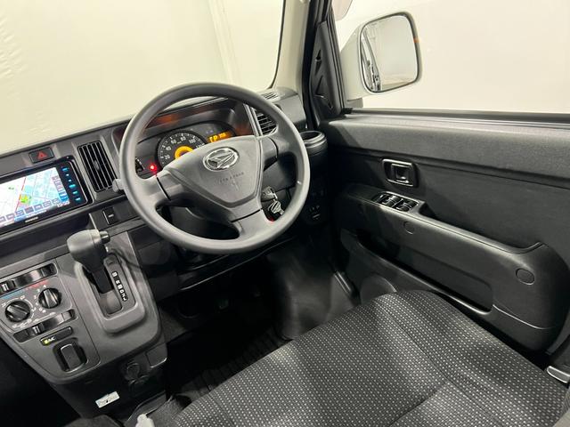 ハイゼットカーゴデッキバンＧ　走行８８４９７キロ／車検整備付／４ＷＤ／ナビ一年保証・走行距離無制限走行８８４９７キロ　フルセグナビ　バックカメラ　ドラレコ　車検整備付　４ＷＤ　ＬＥＤヘッドライト（埼玉県）の中古車