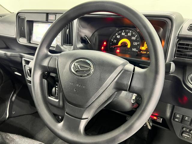 ハイゼットカーゴデッキバンＧ　走行８８４９７キロ／車検整備付／４ＷＤ／ナビ一年保証・走行距離無制限走行８８４９７キロ　フルセグナビ　バックカメラ　ドラレコ　車検整備付　４ＷＤ　ＬＥＤヘッドライト（埼玉県）の中古車