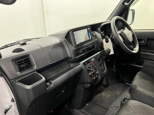 ピクシスバンクルーズ　走行５９７３キロ／純正フルセグナビ／ドラレコ１年保証距離無制限　走行距離５９７３キロ　バックカメラ　ドラレコ　純正マット　ＬＥＤヘッドランプ　アイドリングストップ　両側電動スライドドア　電動格納式ドアミラー　アイドリングストップ（東京都）の中古車