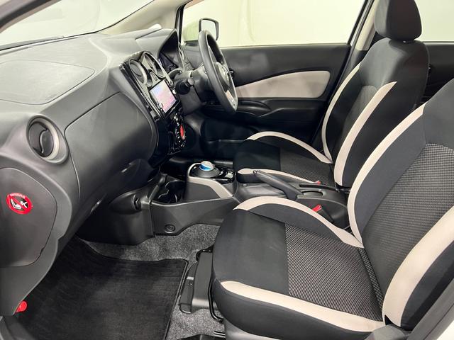 ノートe−パワー X 走行24243キロ/ナビ/全周囲カメラ一年保証・走行距離無制限走行24243キロ フルセグナビ ブルートゥース 全周囲カメラ オートライト 助手席エアバック 純正カーペットマット(埼玉県)の中古車