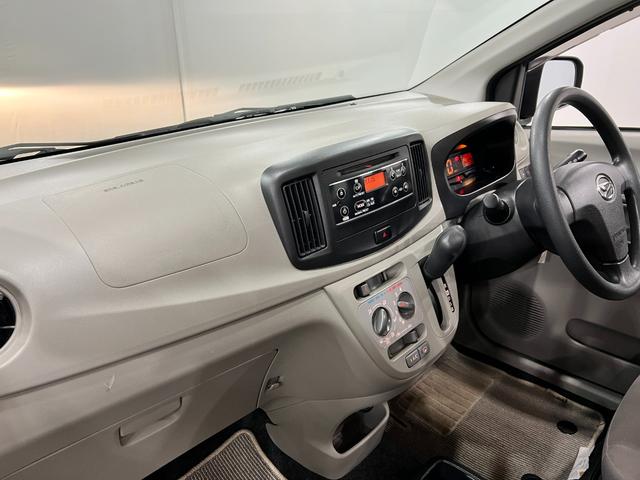 ミライースL SA 走行28606キロ/CDチューナー/純正マット1年保証距離無制限 走行距離28606キロ CDチューナー 純正マット 助手席エアバッグ アイドリングストップ ドリンクホルダー キーレスエントリー(埼玉県)の中古車