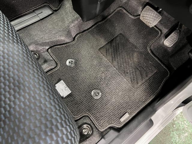 タントカスタムＲＳ　走行２７９４１キロ／ナビ／バックカメラ／ＥＴＣ一年保証・走行距離無制限走行２７９４１キロ　フルセグナビ　ブルートゥース　バックカメラ　ＥＴＣ　クリアランスソナー　オートライト　ＬＥＤヘッドライト　シートヒーター　両側電動スライドドア（東京都）の中古車