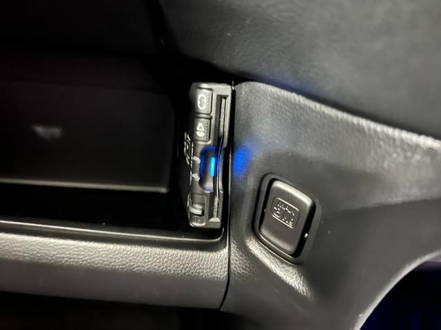 Ｎ−ＯＮＥプレミアム・Ｌパッケージ　雹害／走行５３９６９キロ／Ｂカメラ１年保証距離無制限　走行距離５３９６９キロ　ディスプレイチューナー　バックカメラ　ブルートゥース　ドラレコ　純正マット　ＬＥＤヘッドランプ　電動格納式ドアミラー（埼玉県）の中古車