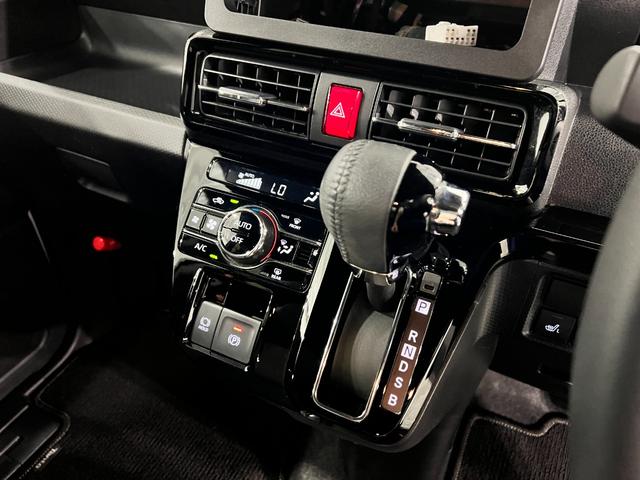 タントカスタムＲＳ　走行５９７１９キロ／クリアランスソナー一年保証・走行距離無制限　走行５９７１９キロ　サイドエアバック　クリアランスソナー　オートマチックハイビーム　オートライト　ＬＥＤヘッドライト　ベンチシート　シートヒーター　両側電動スライドドア（埼玉県）の中古車