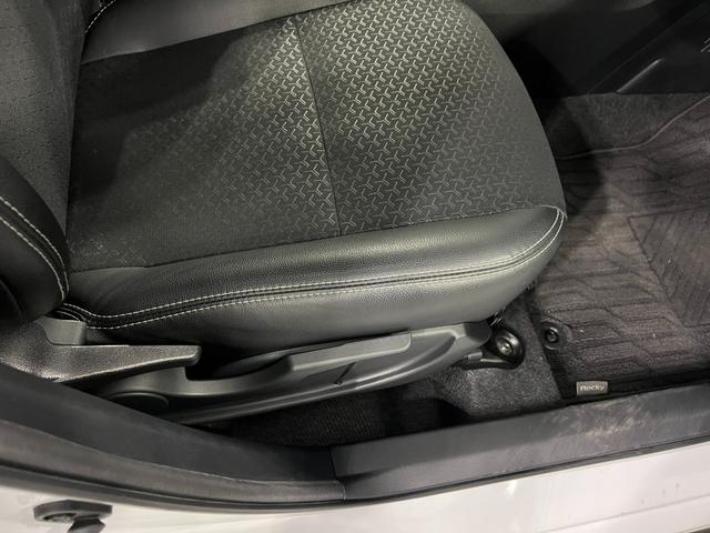 ロッキープレミアムG 4WD/車検整備付/走行39970キロ/ナビ1年保証距離無制限 走行距離39970キロ 純正フルセグナビ パノラマモニター ドラレコ 純正マット サイドエアバッグ LEDヘッドランプ アイドリングストップ シートヒーター 電動格納式ドアミラー(埼玉県)の中古車