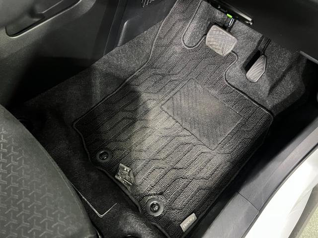 ロッキープレミアムG 4WD/車検整備付/走行39970キロ/ナビ1年保証距離無制限 走行距離39970キロ 純正フルセグナビ パノラマモニター ドラレコ 純正マット サイドエアバッグ LEDヘッドランプ アイドリングストップ シートヒーター 電動格納式ドアミラー(埼玉県)の中古車