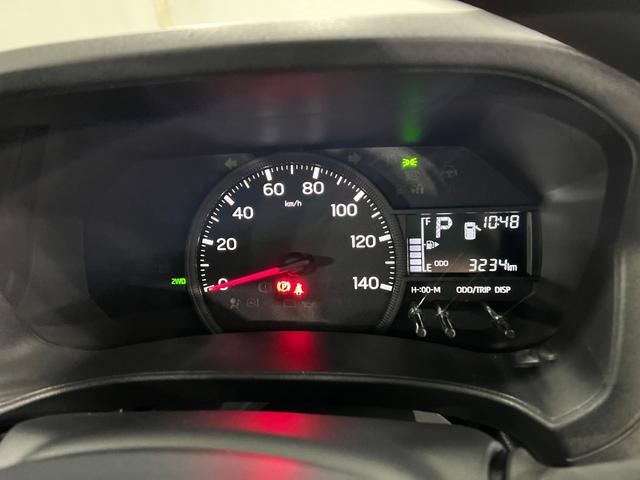 ハイゼットカーゴスペシャル　走行３２３４キロ／４ＷＤ／フィルム／オートライト一年保証・走行距離無制限走行３２３４キロ　４ＷＤ　スモークフィルム　純正カーペットマット　クリアランスソナー　オートライト　アイドリングストップ（埼玉県）の中古車