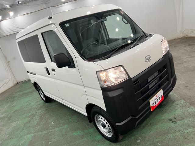 ハイゼットカーゴスペシャル　走行３２３４キロ／４ＷＤ／フィルム／オートライト一年保証・走行距離無制限走行３２３４キロ　４ＷＤ　スモークフィルム　純正カーペットマット　クリアランスソナー　オートライト　アイドリングストップ（埼玉県）の中古車