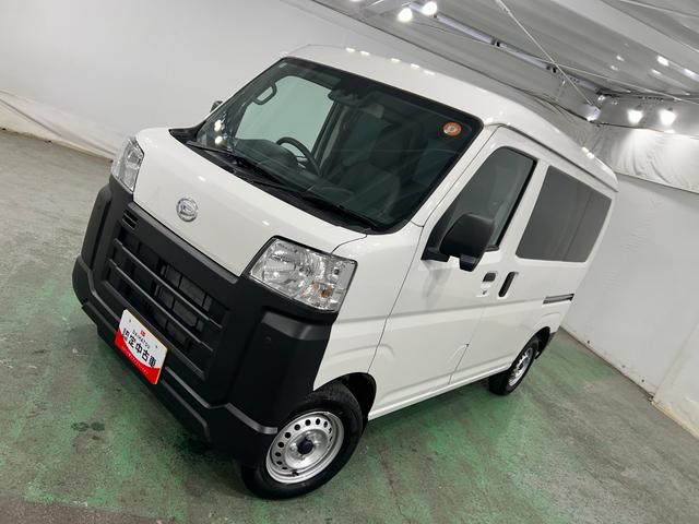 ハイゼットカーゴスペシャル　走行３２３４キロ／４ＷＤ／フィルム／オートライト一年保証・走行距離無制限走行３２３４キロ　４ＷＤ　スモークフィルム　純正カーペットマット　クリアランスソナー　オートライト　アイドリングストップ（埼玉県）の中古車