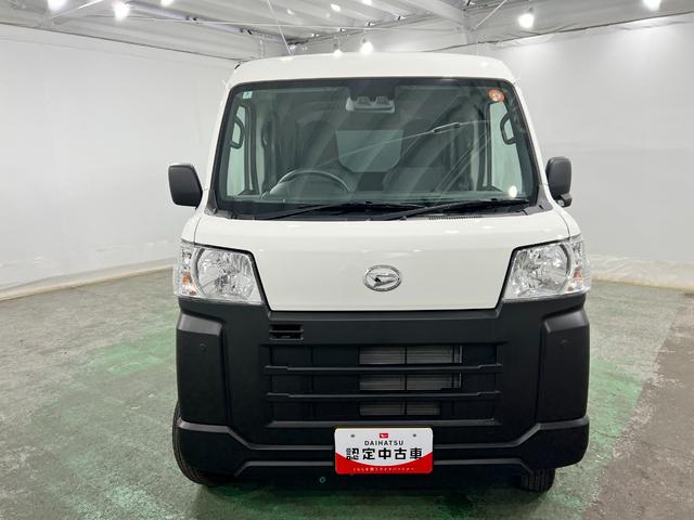 ハイゼットカーゴスペシャル　走行３２３４キロ／４ＷＤ／フィルム／オートライト一年保証・走行距離無制限走行３２３４キロ　４ＷＤ　スモークフィルム　純正カーペットマット　クリアランスソナー　オートライト　アイドリングストップ（埼玉県）の中古車