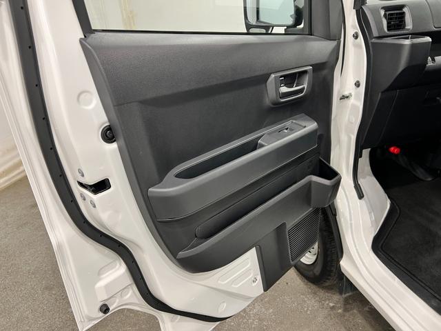 ハイゼットカーゴスペシャル　走行３２３４キロ／４ＷＤ／フィルム／オートライト一年保証・走行距離無制限走行３２３４キロ　４ＷＤ　スモークフィルム　純正カーペットマット　クリアランスソナー　オートライト　アイドリングストップ（埼玉県）の中古車