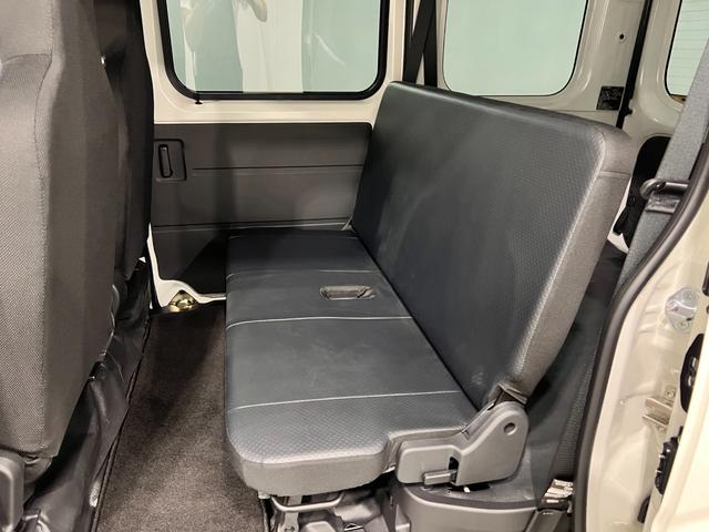 ハイゼットカーゴスペシャル　走行３２３４キロ／４ＷＤ／フィルム／オートライト一年保証・走行距離無制限走行３２３４キロ　４ＷＤ　スモークフィルム　純正カーペットマット　クリアランスソナー　オートライト　アイドリングストップ（埼玉県）の中古車