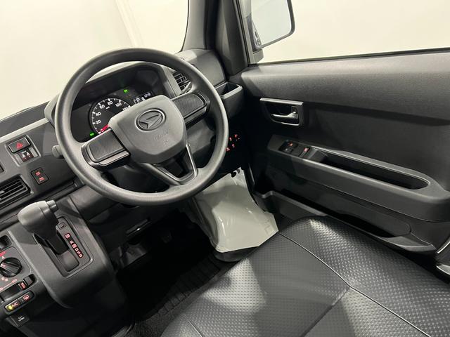 ハイゼットカーゴスペシャル　走行３２３４キロ／４ＷＤ／フィルム／オートライト一年保証・走行距離無制限走行３２３４キロ　４ＷＤ　スモークフィルム　純正カーペットマット　クリアランスソナー　オートライト　アイドリングストップ（埼玉県）の中古車