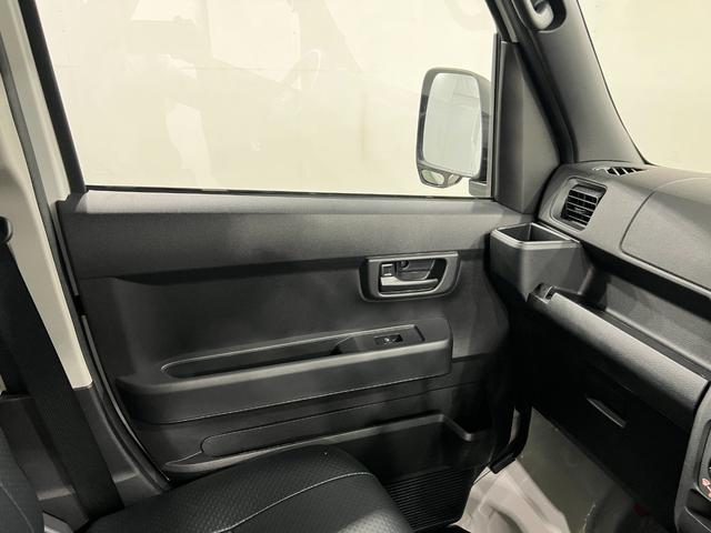 ハイゼットカーゴスペシャル　走行３２３４キロ／４ＷＤ／フィルム／オートライト一年保証・走行距離無制限走行３２３４キロ　４ＷＤ　スモークフィルム　純正カーペットマット　クリアランスソナー　オートライト　アイドリングストップ（埼玉県）の中古車