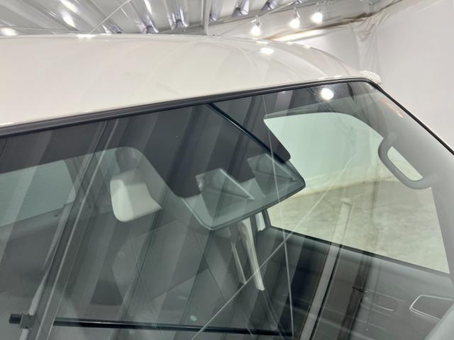 ハイゼットカーゴスペシャル　走行３２３４キロ／４ＷＤ／フィルム／オートライト一年保証・走行距離無制限走行３２３４キロ　４ＷＤ　スモークフィルム　純正カーペットマット　クリアランスソナー　オートライト　アイドリングストップ（埼玉県）の中古車