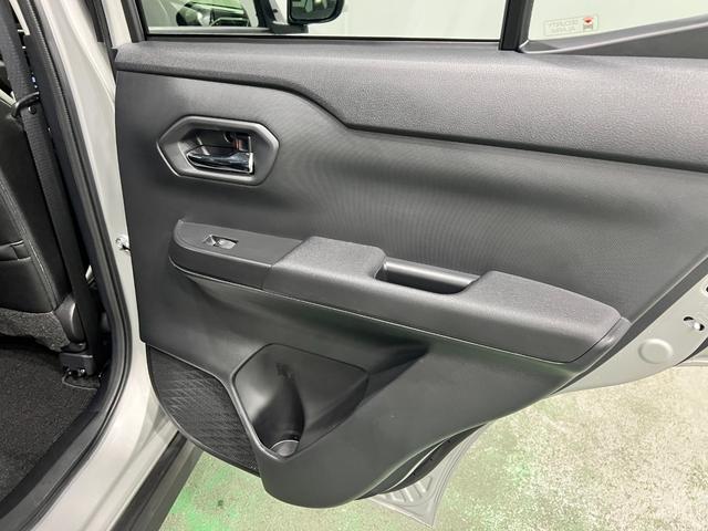 ロッキープレミアムG 走行11198キロ/LEDヘッドライト一年保証・走行距離無制限 走行11198キロ サイドエアバック クリアランスソナー オートマチックハイビーム オートライト LEDヘッドライト シートヒーター(埼玉県)の中古車
