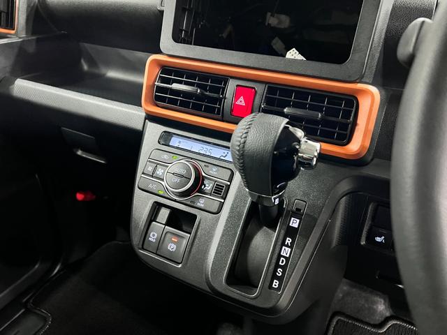 タントファンクロスターボ　走行２９９６８キロ／両側電動スライドドア一年保証・走行距離無制限　走行２９９６８キロ　サイドエアバック　クリアランスソナー　オートマチックハイビーム　オートライト　ＬＥＤヘッドライト　ベンチシート　シートヒーター　両側電動スライドドア（埼玉県）の中古車