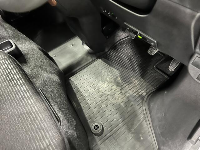 ハイゼットカーゴクルーズ　走行１７２５３キロ／純正フルセグナビ／ドラレコ１年保証距離無制限　走行距離１７２５３キロ　純正フルセグナビ　バックカメラ　ドラレコ　純正マット　クリアランスソナー　ＬＥＤヘッドランプ　アイドリングストップ　両側スライドドア（埼玉県）の中古車