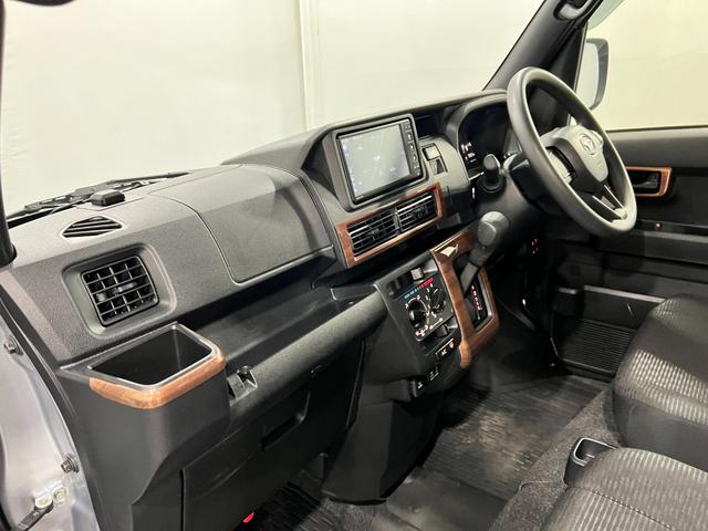 ハイゼットカーゴクルーズ　走行１７２５３キロ／純正フルセグナビ／ドラレコ１年保証距離無制限　走行距離１７２５３キロ　純正フルセグナビ　バックカメラ　ドラレコ　純正マット　クリアランスソナー　ＬＥＤヘッドランプ　アイドリングストップ　両側スライドドア（埼玉県）の中古車