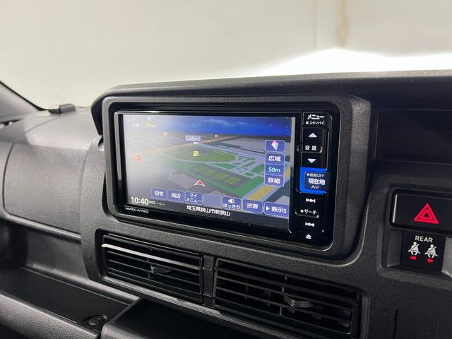 ハイゼットカーゴＤＸ　修復歴／車検整備付／走行７８４５２キロ／純正ナビ１年保証距離無制限　走行距離７８４５２キロ　純正フルセグナビ　ブルートゥース　純正マット　助手席エアバッグ　ＬＥＤヘッドランプ　アイドリングストップ　両側スライドドア　電動格納式ドアミラー（埼玉県）の中古車