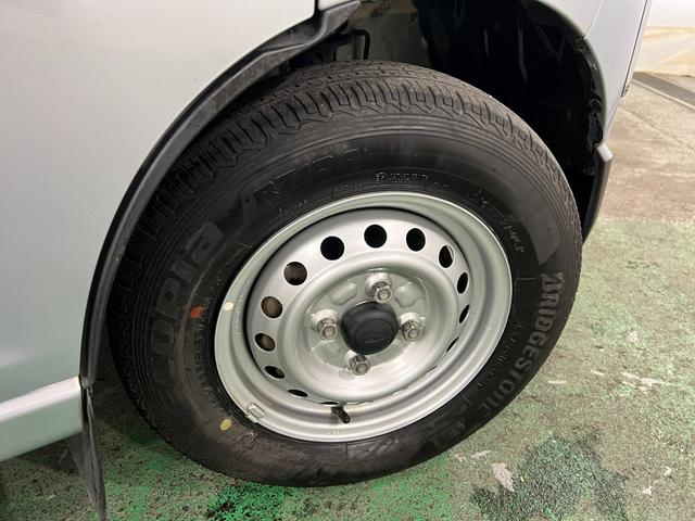 ハイゼットカーゴＤＸ　修復歴／車検整備付／走行７８４５２キロ／純正ナビ１年保証距離無制限　走行距離７８４５２キロ　純正フルセグナビ　ブルートゥース　純正マット　助手席エアバッグ　ＬＥＤヘッドランプ　アイドリングストップ　両側スライドドア　電動格納式ドアミラー（埼玉県）の中古車