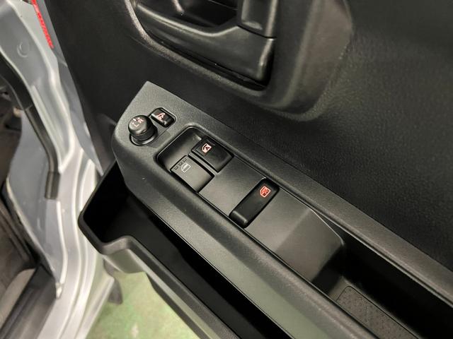 ハイゼットカーゴＤＸ　修復歴／車検整備付／走行７８４５２キロ／純正ナビ１年保証距離無制限　走行距離７８４５２キロ　純正フルセグナビ　ブルートゥース　純正マット　助手席エアバッグ　ＬＥＤヘッドランプ　アイドリングストップ　両側スライドドア　電動格納式ドアミラー（埼玉県）の中古車
