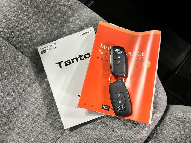 タントＸ　走行３３２７キロ／クリアランスソナー／オートライト一年保証・走行距離無制限　走行３３２７キロ　サイドエアバック　クリアランスソナー　オートマチックハイビーム　オートライト　ＬＥＤヘッドライト　ベンチシート　シートヒーター　片側電動スライドドア（東京都）の中古車