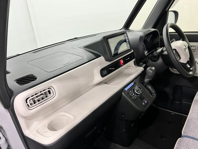 ムーヴキャンバスストライプスＧ　走行５５７１キロ／純正ナビ／ドラレコ１年保証距離無制限　走行距離５５７１キロ　純正フルセグナビ　パノラマモニター　ドラレコ　純正マット　サイドエアバッグ　ＬＥＤヘッドランプ　アイドリングストップ　シートヒーター　両側電動スライドドア（埼玉県）の中古車